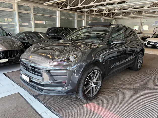 Porsche Macan PDK | CH | Swiss Package | Sitzbelüftung | PDLS+ | Panorama | 18-Weg Sportsitze |