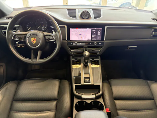Porsche Macan PDK | CH | Swiss Package | Sitzbelüftung | PDLS+ | Panorama | 18-Weg Sportsitze |