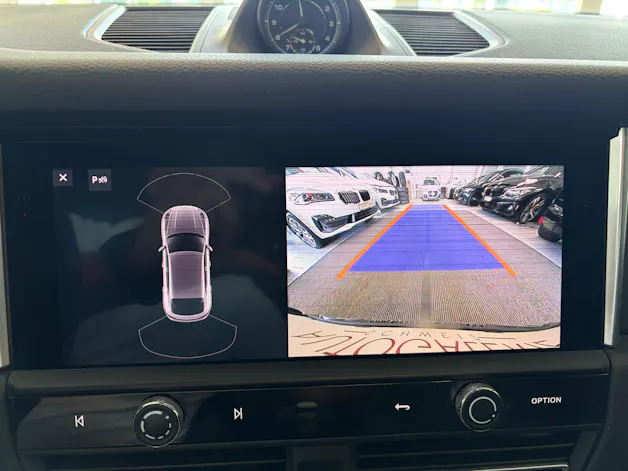 Porsche Macan PDK | CH | Swiss Package | Sitzbelüftung | PDLS+ | Panorama | 18-Weg Sportsitze |