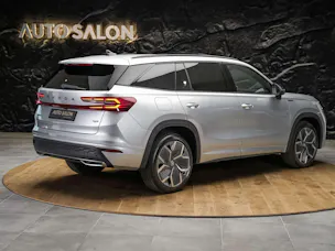 SKODA Kodiaq 2.0 TDI Sportline 4x4 *Panorama*Matrix LED*Anhängerkupplung*