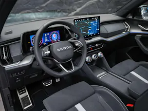 SKODA Kodiaq 2.0 TDI Sportline 4x4 *Panorama*Matrix LED*Anhängerkupplung*