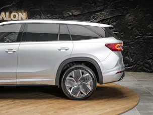 SKODA Kodiaq 2.0 TDI Sportline 4x4 *Panorama*Matrix LED*Anhängerkupplung*