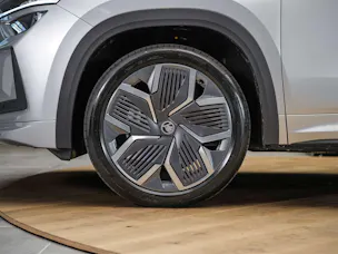 SKODA Kodiaq 2.0 TDI Sportline 4x4 *Panorama*Matrix LED*Anhängerkupplung*