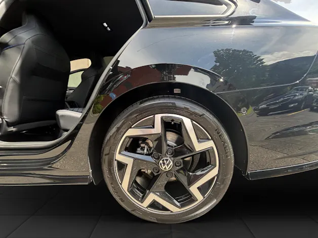 VW Golf Variant 2.0 TSI R-Line DSG 4 Motion