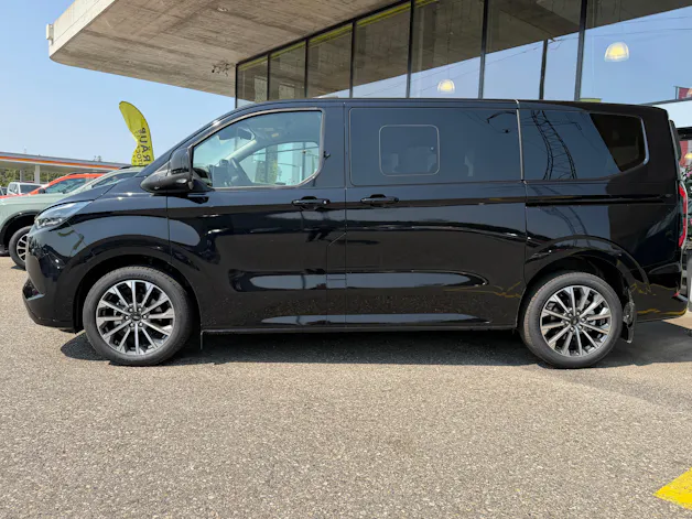Ford Tourneo Bus 340 L1H1 PHEV Titanium X