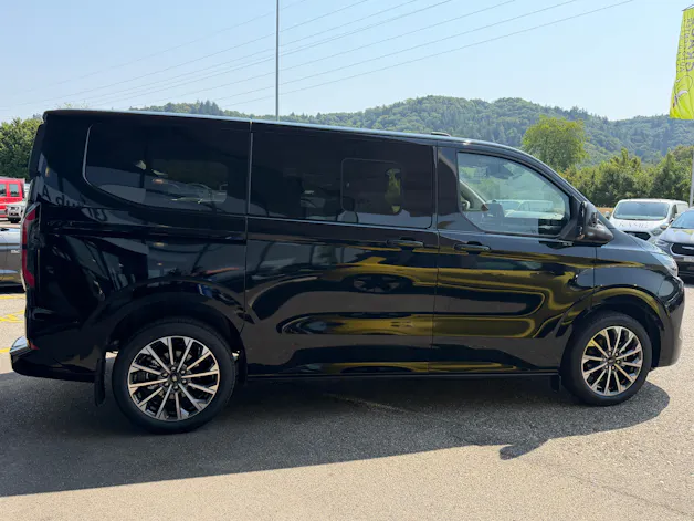 Ford Tourneo Bus 340 L1H1 PHEV Titanium X