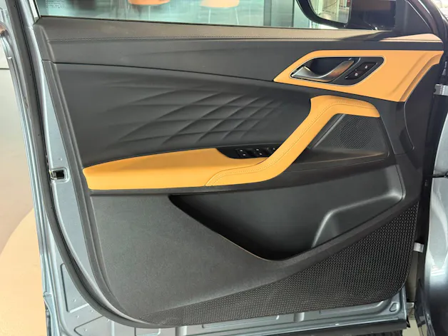MG HS 1.5 T HEV Luxury
