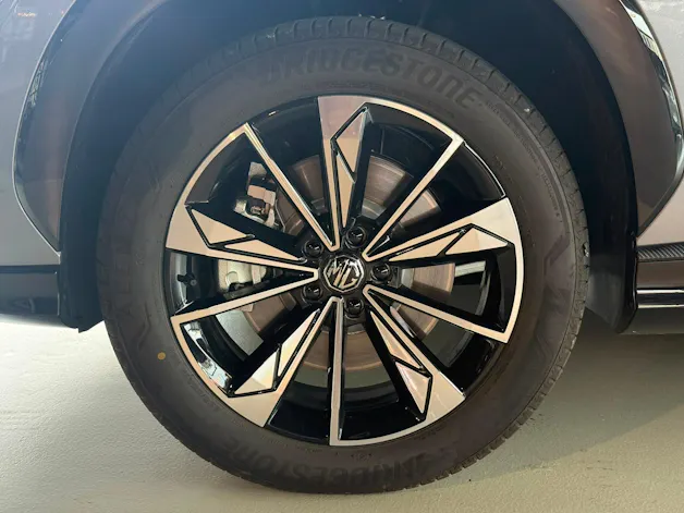 MG HS 1.5 T HEV Luxury