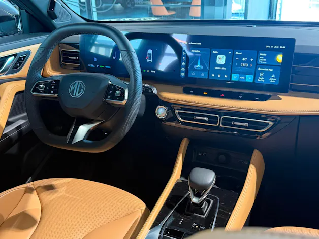 MG HS 1.5 T HEV Luxury