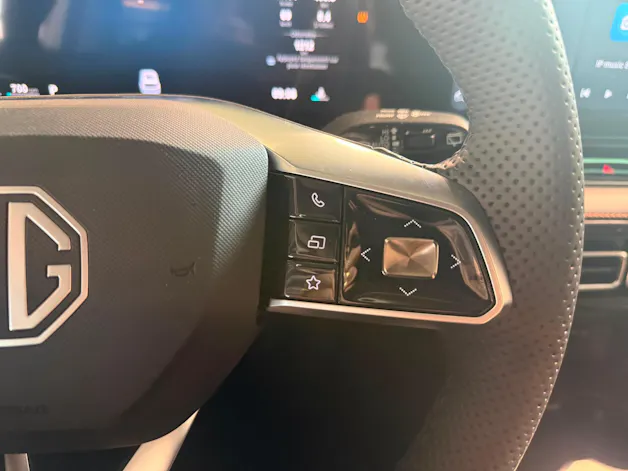 MG HS 1.5 T Comfort Automat