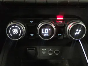 RENAULT Clio 1.6 E-Tech Intens