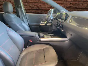 MERCEDES-BENZ GLA 200d AMG Line