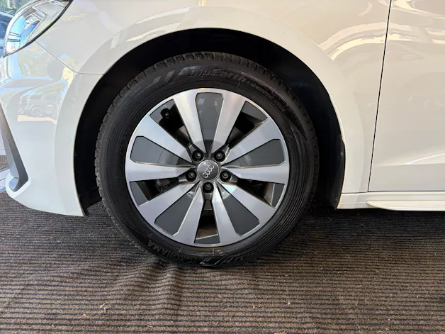 Audi A1 Sportback 30 TFSI S Line S-tronic | CH Fahrzeug | LED | Kamera | Adaptiver Tempomat | 17" |