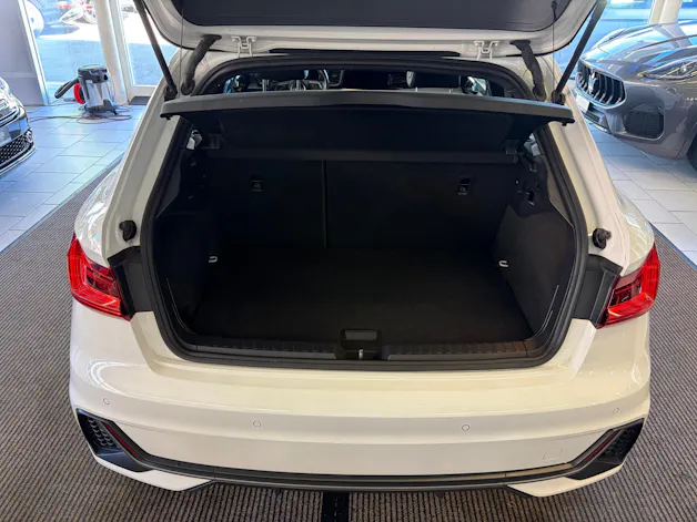 Audi A1 Sportback 30 TFSI S Line S-tronic | CH Fahrzeug | LED | Kamera | Adaptiver Tempomat | 17" |