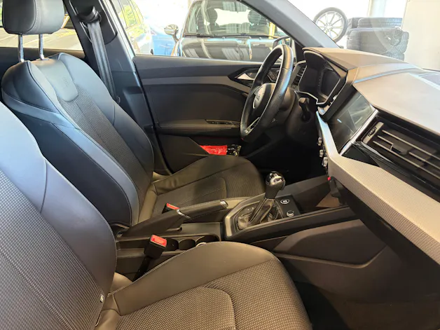 Audi A1 Sportback 30 TFSI S Line S-tronic | CH Fahrzeug | LED | Kamera | Adaptiver Tempomat | 17" |