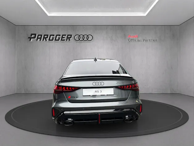 Audi RS3 Limousine 2.5 TSI quattro S-tronic