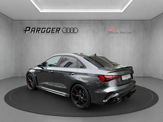 Audi RS3 Limousine 2.5 TSI quattro S-tronic