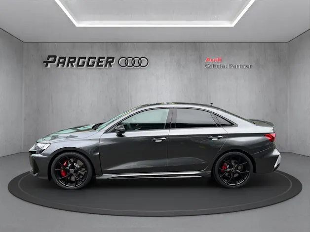 Audi RS3 Limousine 2.5 TSI quattro S-tronic