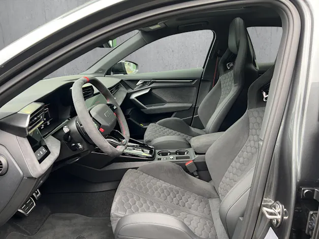 Audi RS3 Limousine 2.5 TSI quattro S-tronic
