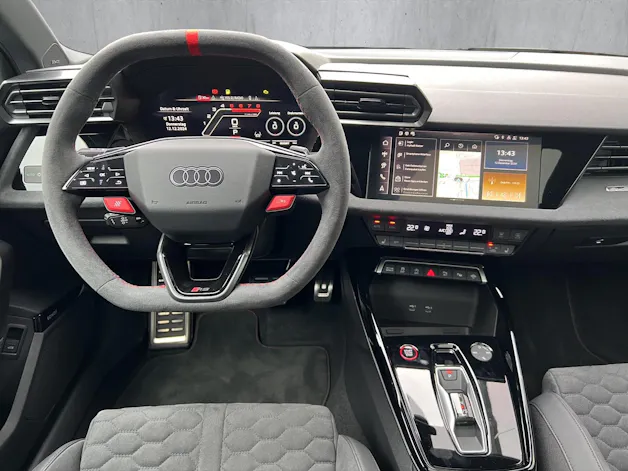 Audi RS3 Limousine 2.5 TSI quattro S-tronic