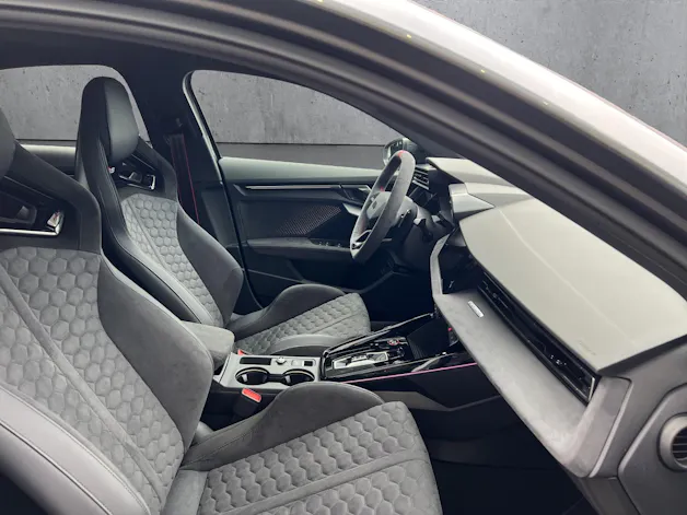 Audi RS3 Limousine 2.5 TSI quattro S-tronic