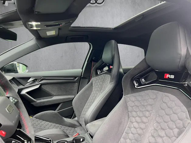 Audi RS3 Limousine 2.5 TSI quattro S-tronic