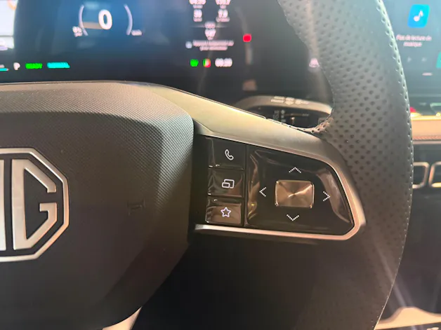 MG HS 1.5 T HEV Luxury