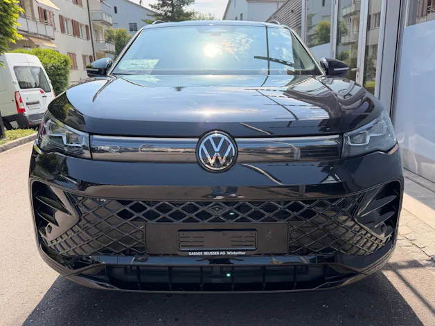 VW Tiguan 2.0 TSI DSG 4MOTION R-LINE *** PANORAMAGLASDACH & 360 GRAD KAMERA ***