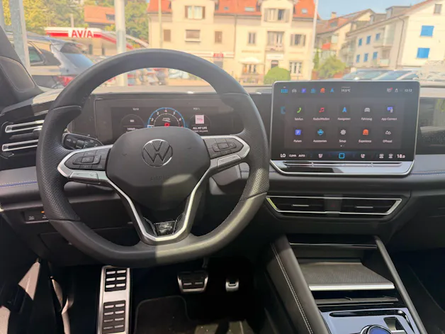 VW Tiguan 2.0 TSI DSG 4MOTION R-LINE *** PANORAMAGLASDACH & 360 GRAD KAMERA ***