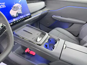 VOYAH Courage 80 kWh 4WD 435PS Azure Blue Metallic