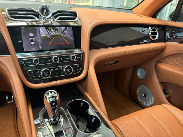 BENTLEY Bentayga Speed V8 650 PS MY 2027/ 1.9% Leasing möglich.