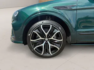 Bentley Bentayga Speed V8 650 PS MY 2027/ 1.9% Leasing möglich.