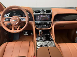 Bentley Bentayga Speed V8 650 PS MY 2027/ 1.9% Leasing möglich.