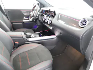 MERCEDES-BENZ GLA 200 AMG Line