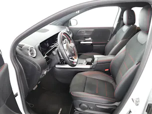 MERCEDES-BENZ GLA 200 AMG Line