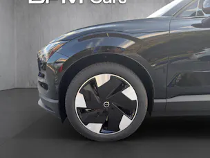 VOLVO EX30 P8 69 kWh AWD Ultra