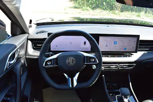 MG HS 1.5 T Hybrid+ Luxury