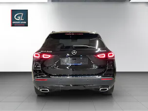 MERCEDES-BENZ GLA 250 Progressive 8G-DCT