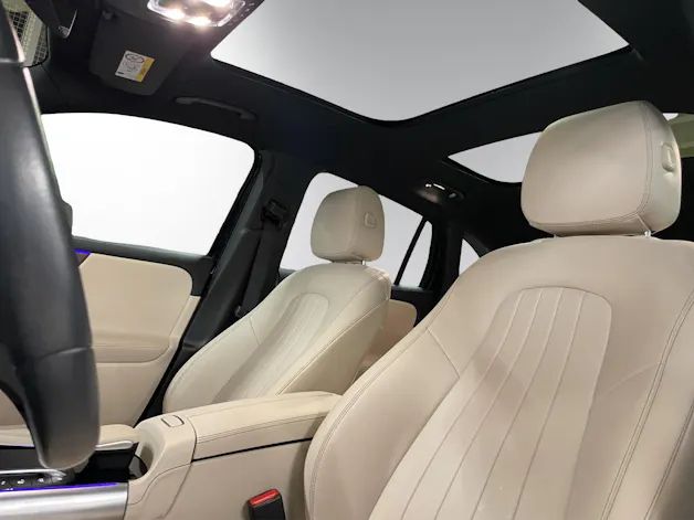 Mercedes-Benz GLA 250 Progressive 8G-DCT