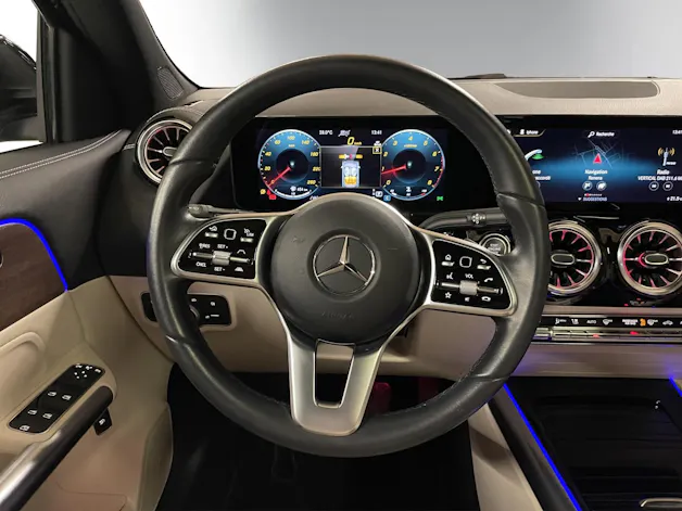 Mercedes-Benz GLA 250 Progressive 8G-DCT