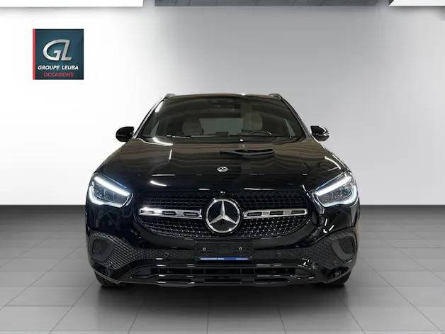 Mercedes-Benz GLA 250 Progressive 8G-DCT