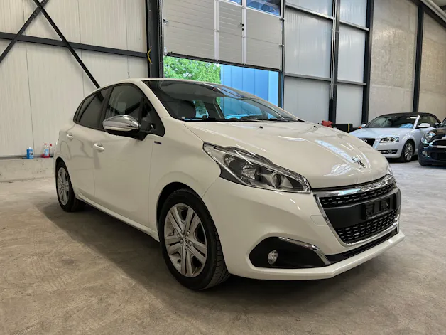 Peugeot 208 1.2 PureTech Signature