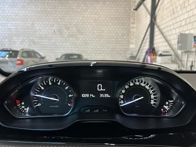 Peugeot 208 1.2 PureTech Signature