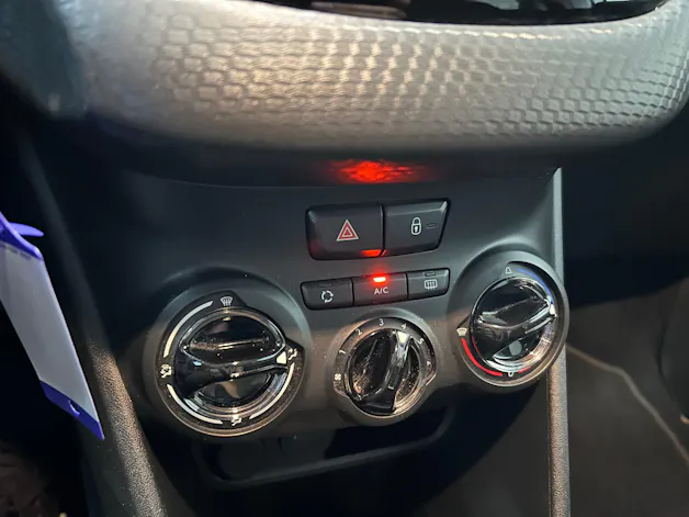Peugeot 208 1.2 PureTech Signature