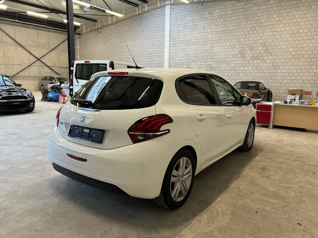 Peugeot 208 1.2 PureTech Signature