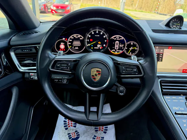 Porsche Panamera 4 E-Hybrid PDK