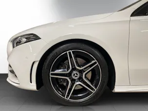 MERCEDES-BENZ A 220 AMG Line 4Matic