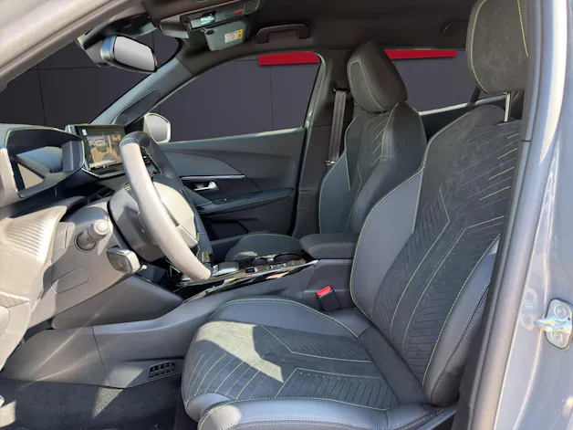 Peugeot 2008 1.2 MHEV GT Exclusive