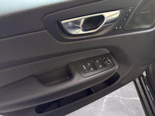 VOLVO XC60 2.0 T8 TE XCENTRIC Black Edition eAWD