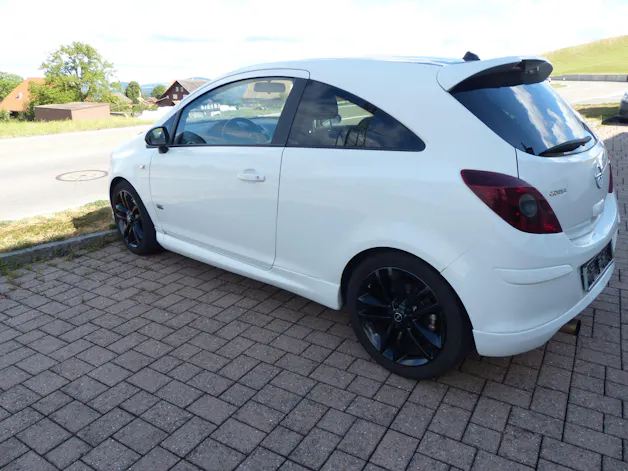 Opel Corsa 1.6 Turbo Color Edition